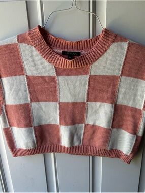 Soft Pink Checkerboard Sleeveless Knit Top